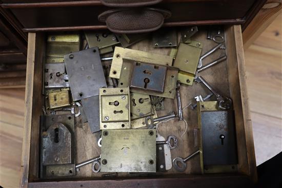 Five chests of furniture restorers accessories